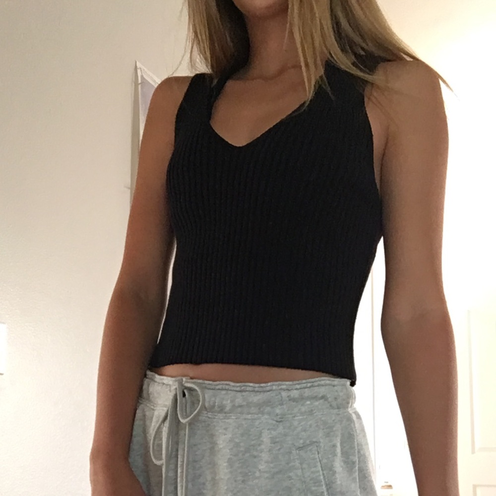 Tillys black v-neck tanktop